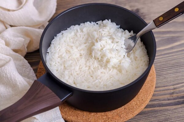 مراحل تهیه برنج کته مجلسی