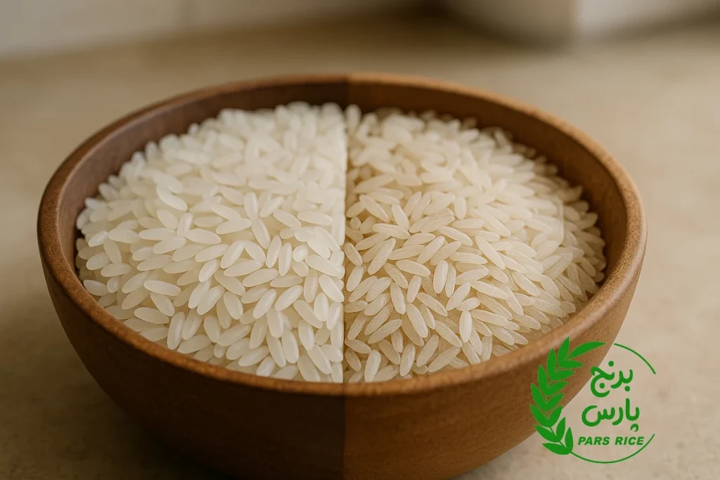 تصویر مقایسه برنج تازه و برنج کهنه در یک کاسه دو‌نیم‌شده