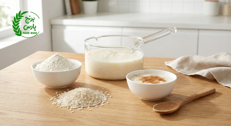 میز آشپزخانه با برنج لاشه، آرد برنج خانگی و کاسه فرنی آماده سرو