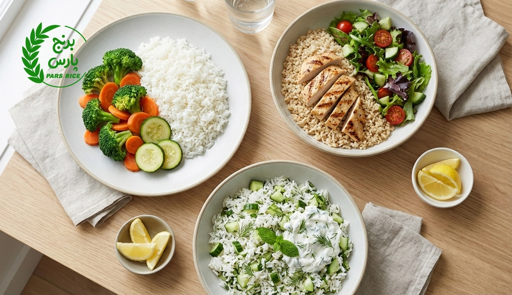 سه نوع برنج رژیمی شامل برنج سفید با سبزیجات، برنج قهوه‌ای با پروتئین و سالاد برنجی سرد